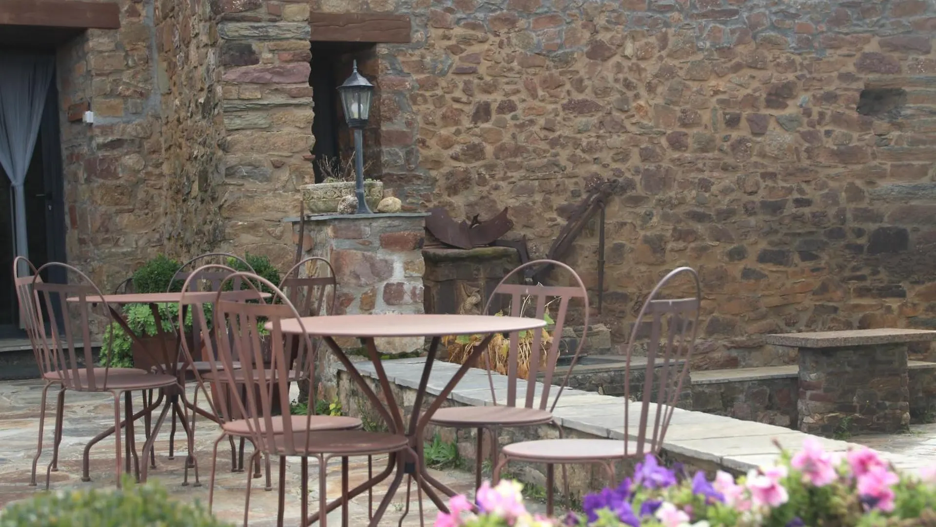 Les Flors - Hotel Rural & Cabanyes Gramos Country house