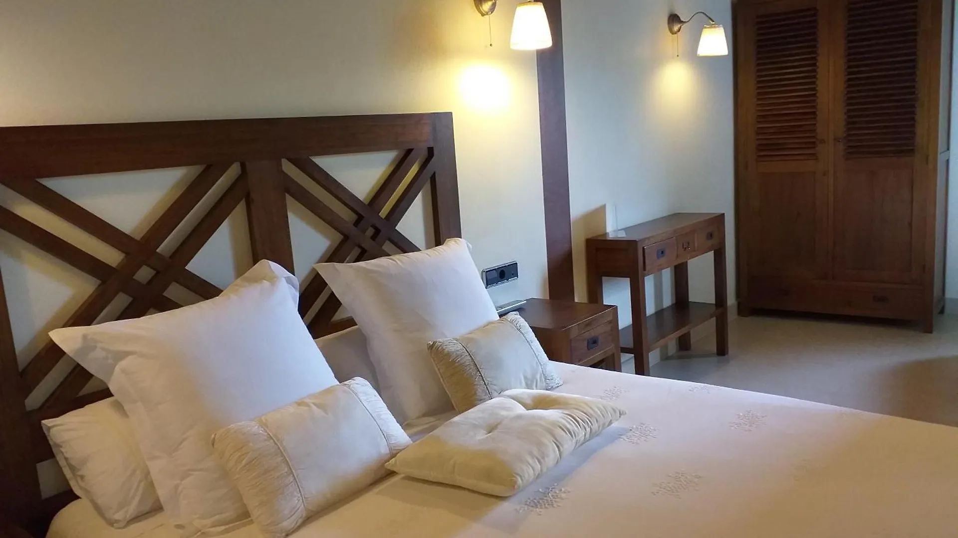 Les Flors - Hotel Rural & Cabanyes Gramos Spain
